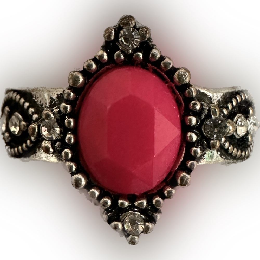 5/$20🛍️ Paparazzi Ring•Dark Pink Stone 💍